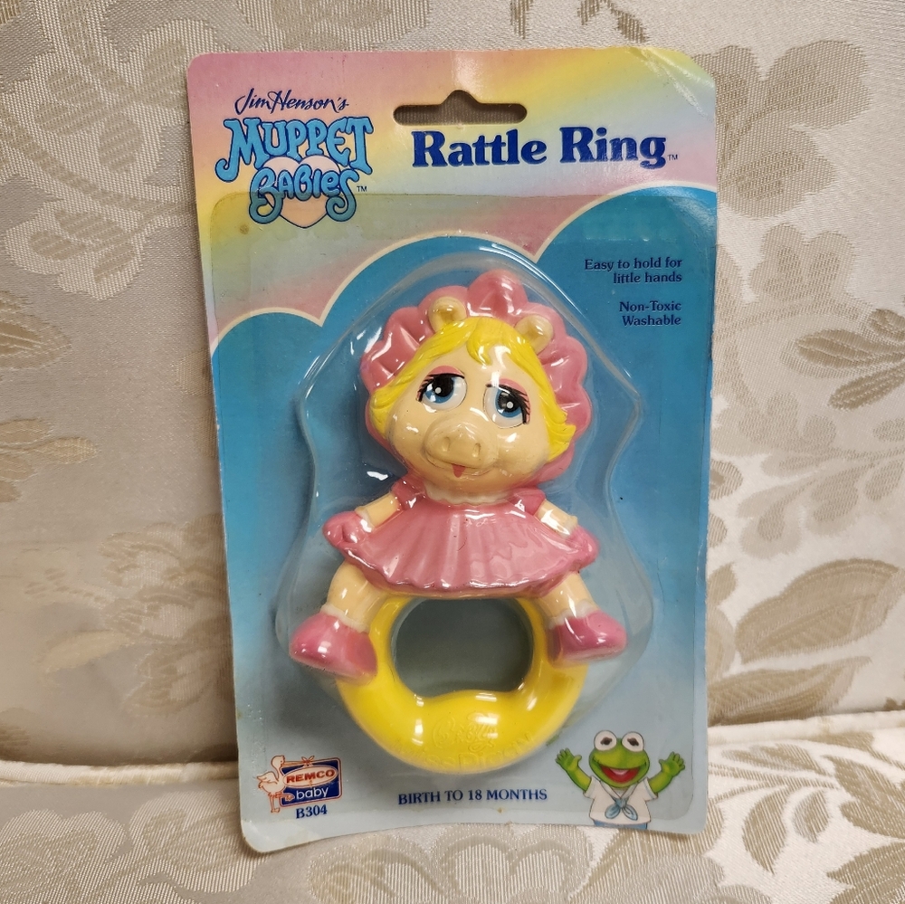 Vintage Baby Miss Piggy Muppet Babies Baby Rattle Ring Remco
